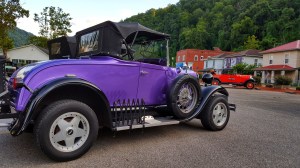 Shay Reproduction Roadsters parked outside the Glen Ferris Inn